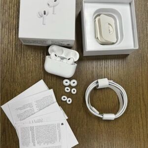 Apple White Wireless Earbuds with Charging Case